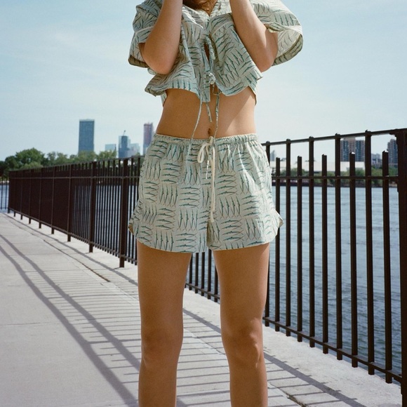 ZARA Print Shorts - Picture 1 of 5